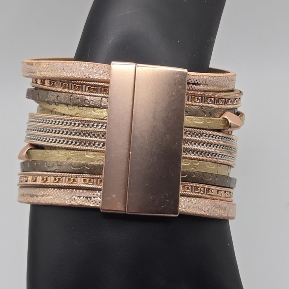 Gracelet Collections Boho Chic Leather Layered Magnetic Bracelet Rose Gold - Picture 3 of 7